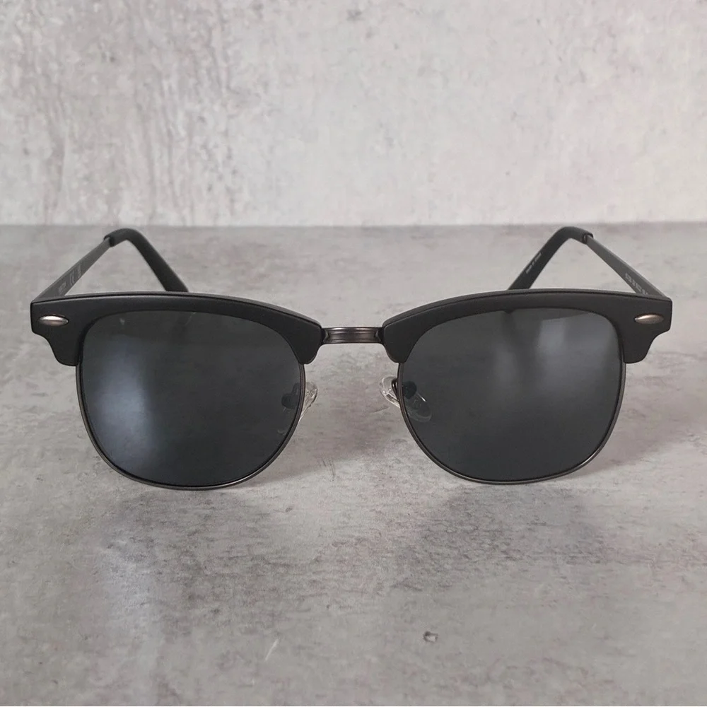 Kenneth Cole Reaction KC1330 02X Black Sunglasses 50-21-150
